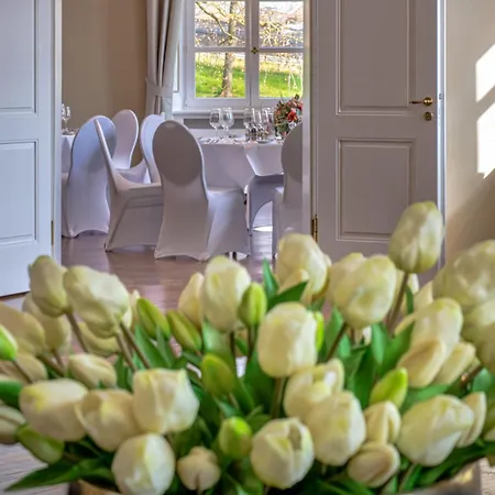 Schloss Rattey - Haus Weinwerk Schonbeck (Mecklenburg-Vorpommern)